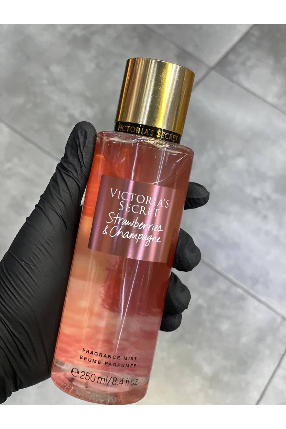Victoria's Secret Strawberries and Champagne Vücut Spreyi