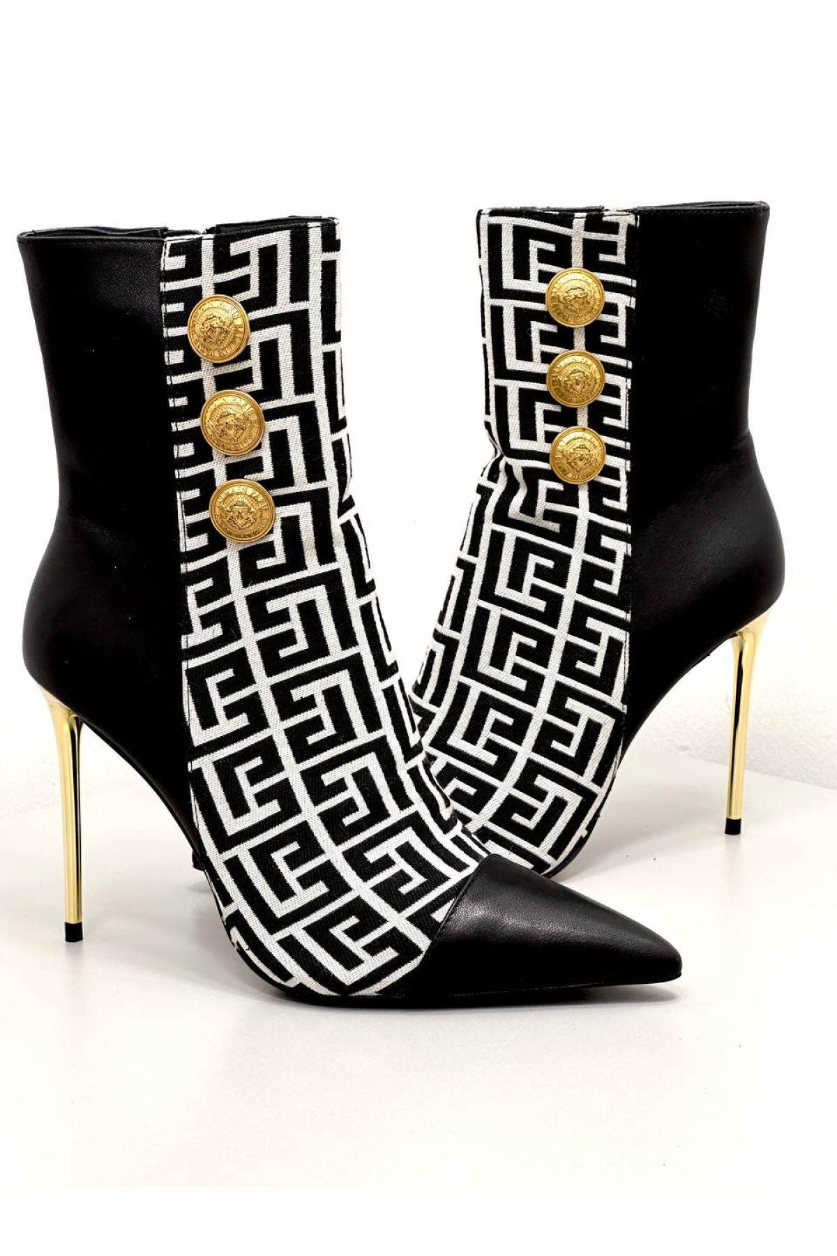 Balmain - Kadın Topuklu Bot - Siyah Gold Aksesuarlı