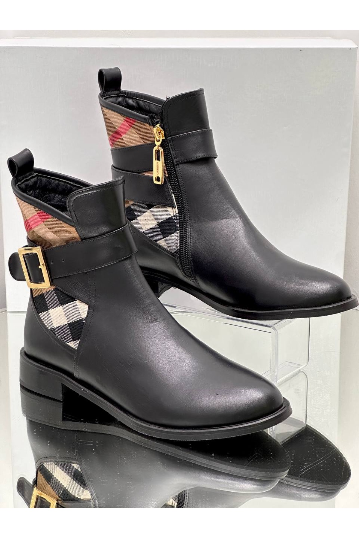 Burberry Kadın Bot